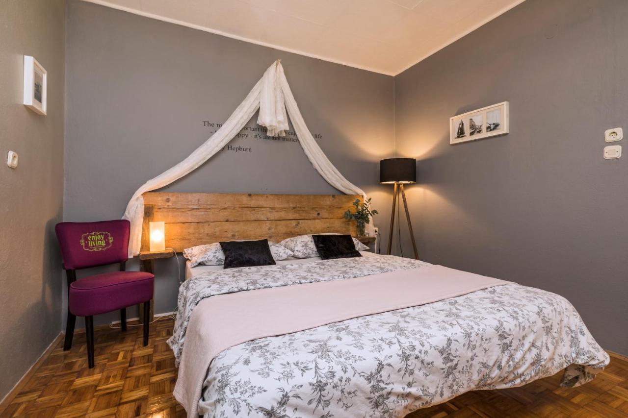 Alaburic Rooms & Apartment Малий Лошинь Екстер'єр фото